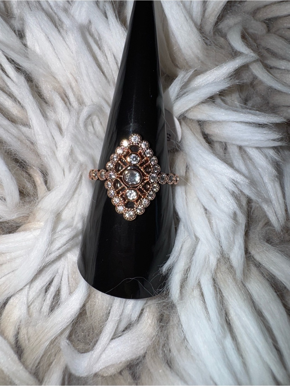 4 HOUR SALE ONLY ❤️ Bomb party ring